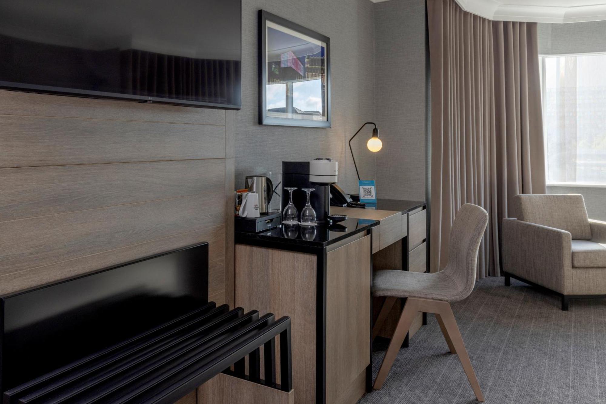 Best Western Plus The Quays Hotel Шефилд Экстерьер фото