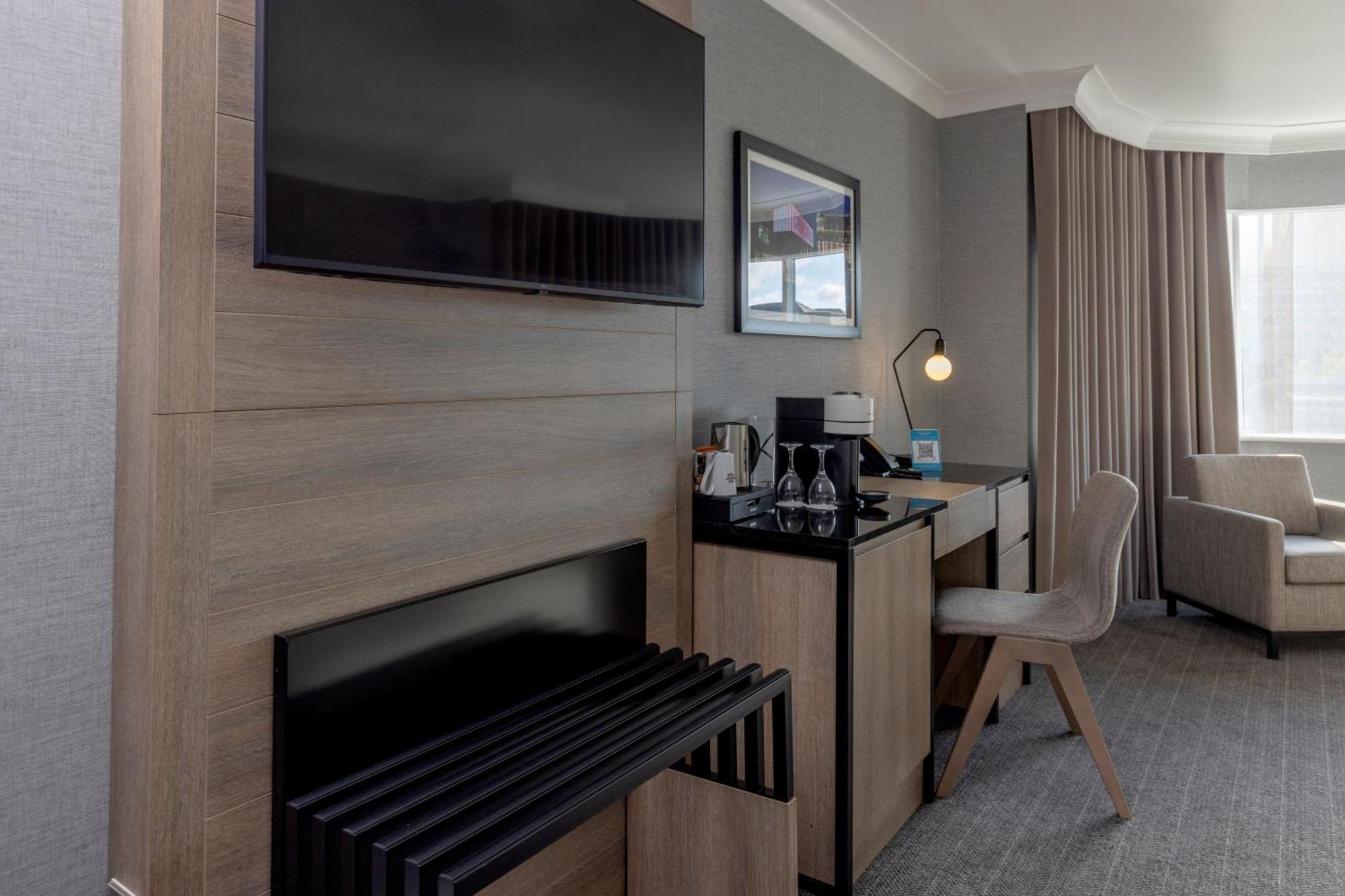 Best Western Plus The Quays Hotel Шефилд Экстерьер фото