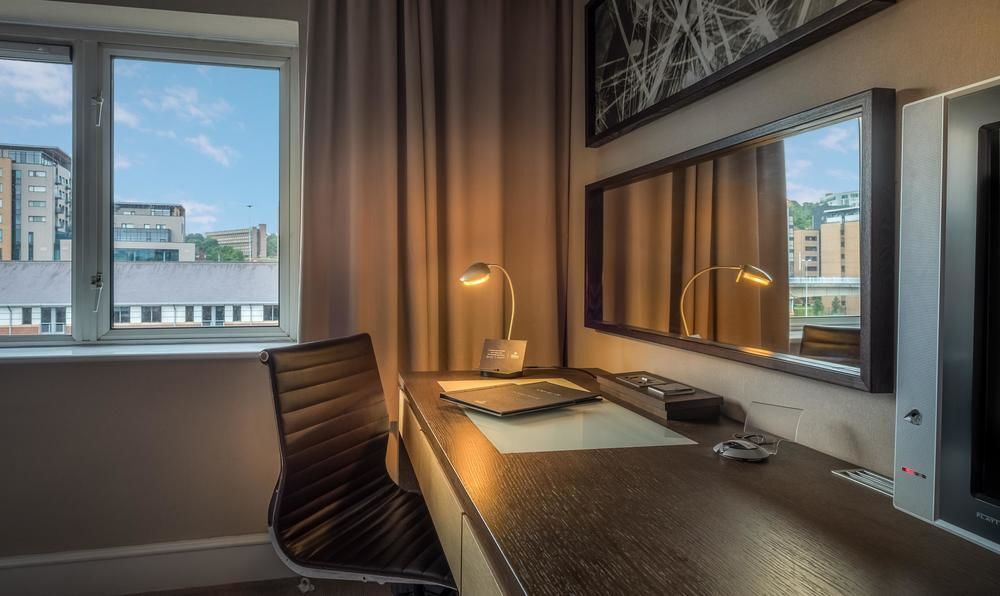 Best Western Plus The Quays Hotel Шефилд Экстерьер фото
